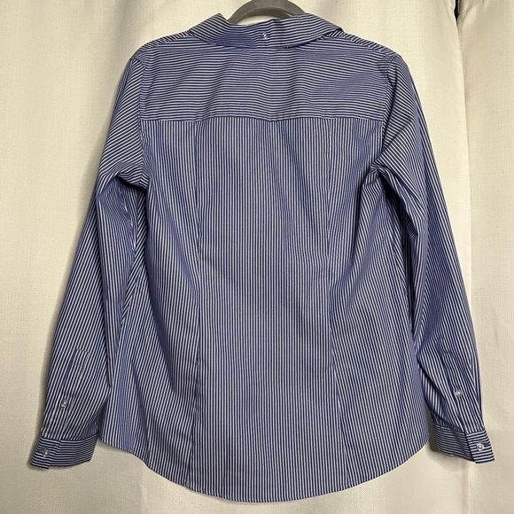Jones New York Blue and White Striped Easy-Care Button-Up Shirt Small - Picture 5 of 11